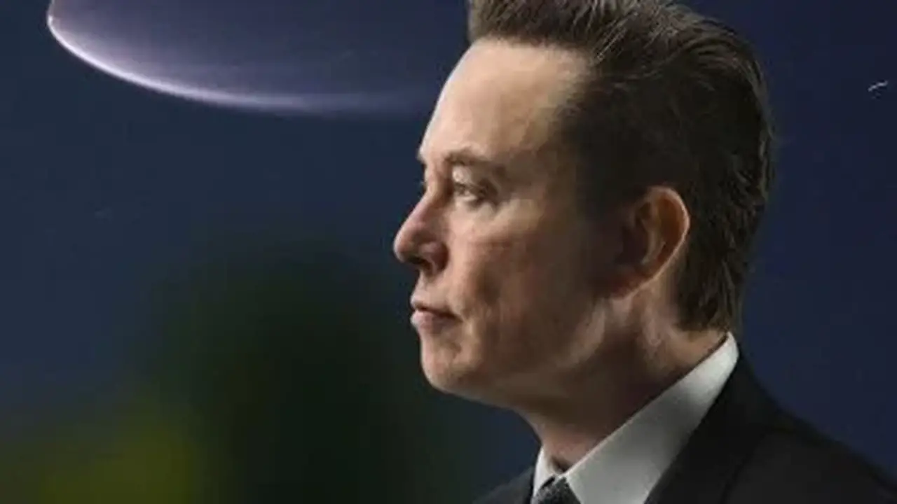 SpaceX توقع عقدًا مع VinSpace لإطلاق أول أقمارها الصناعية الفيتنامية