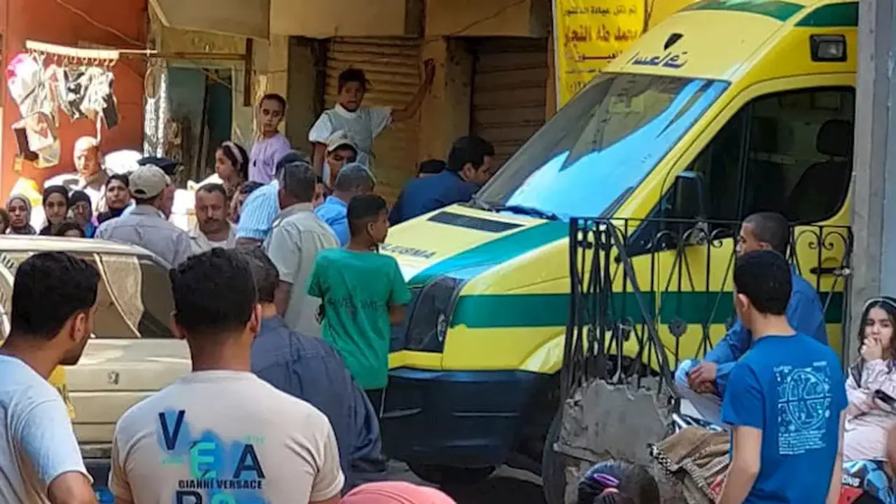 ليلة الرعب في القاهرة: أب يُغرق في دماء ابنه وزوجة تُذبح في فراشها