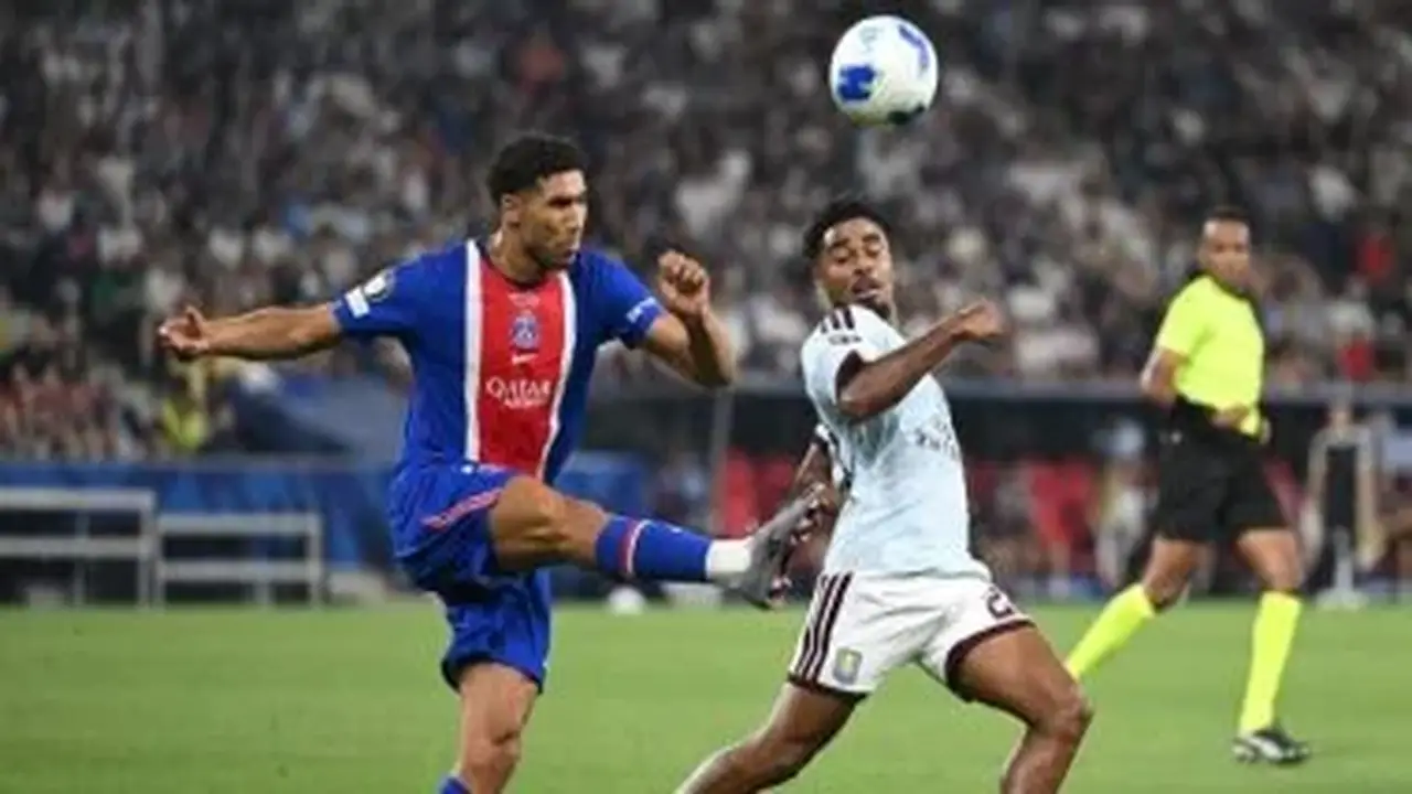 أستون فيلا يتعادل مع باريس سان جيرمان 1-1 في الشوط الأول من السوبر الأوروبي