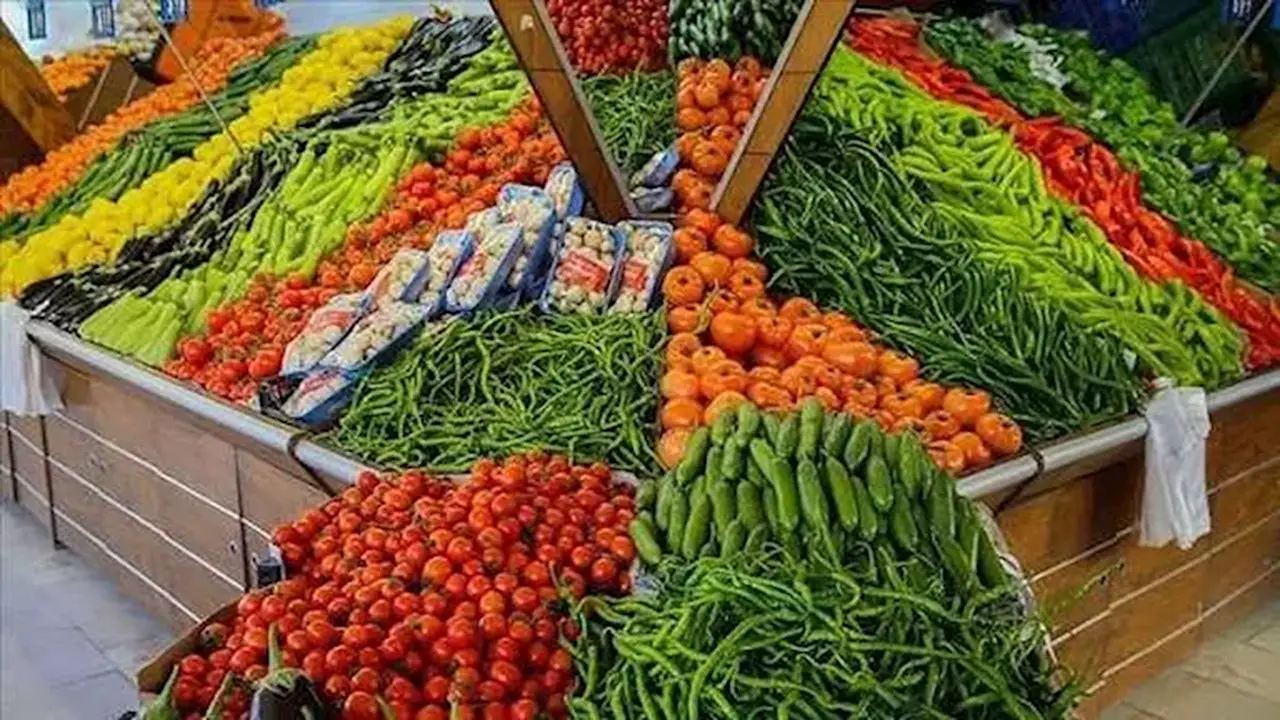 أسعار الخضروات والفاكهة في سوق العبور اليوم: انخفاض أسعار البطاطس
