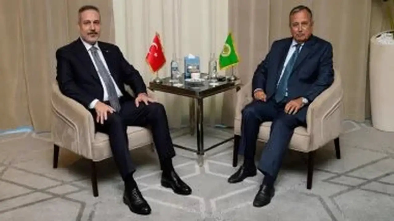 أمين عام جامعة الدول العربية يبحث مع وزير خارجية تركيا تطورات الأوضاع في غزة وليبيا