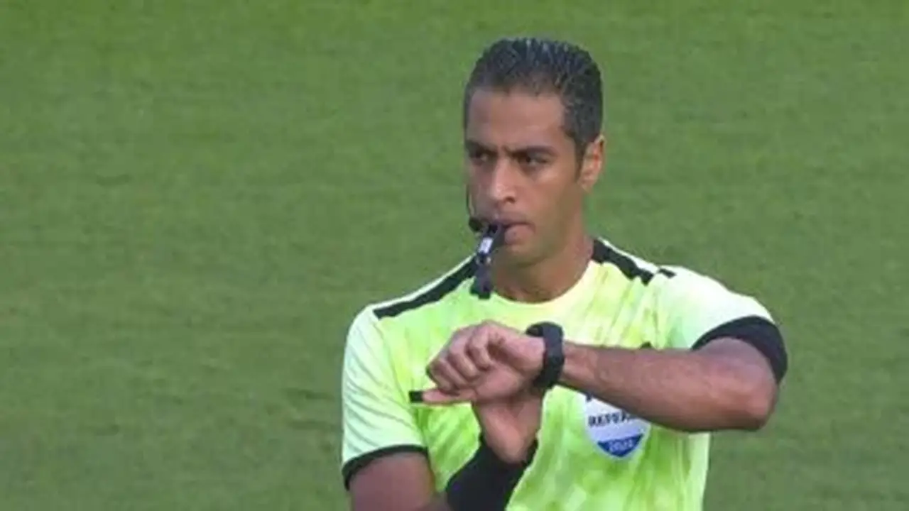 أمين عمر يقود تحكيم مباراة الزمالك والاتحاد السكندري
