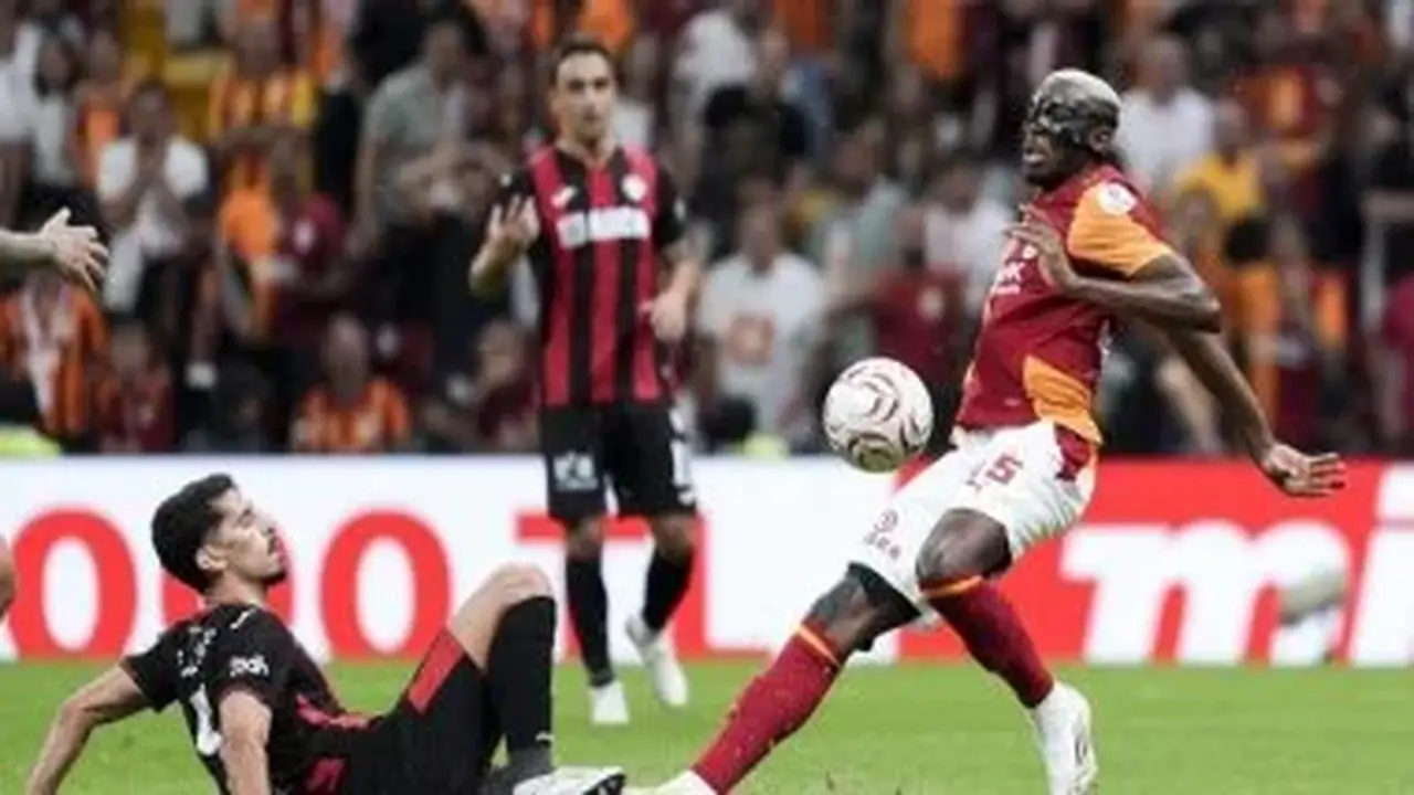 أوسيمين ينقذ جالاتا سراي من التعادل أمام كوروم في افتتاح الدوري التركي