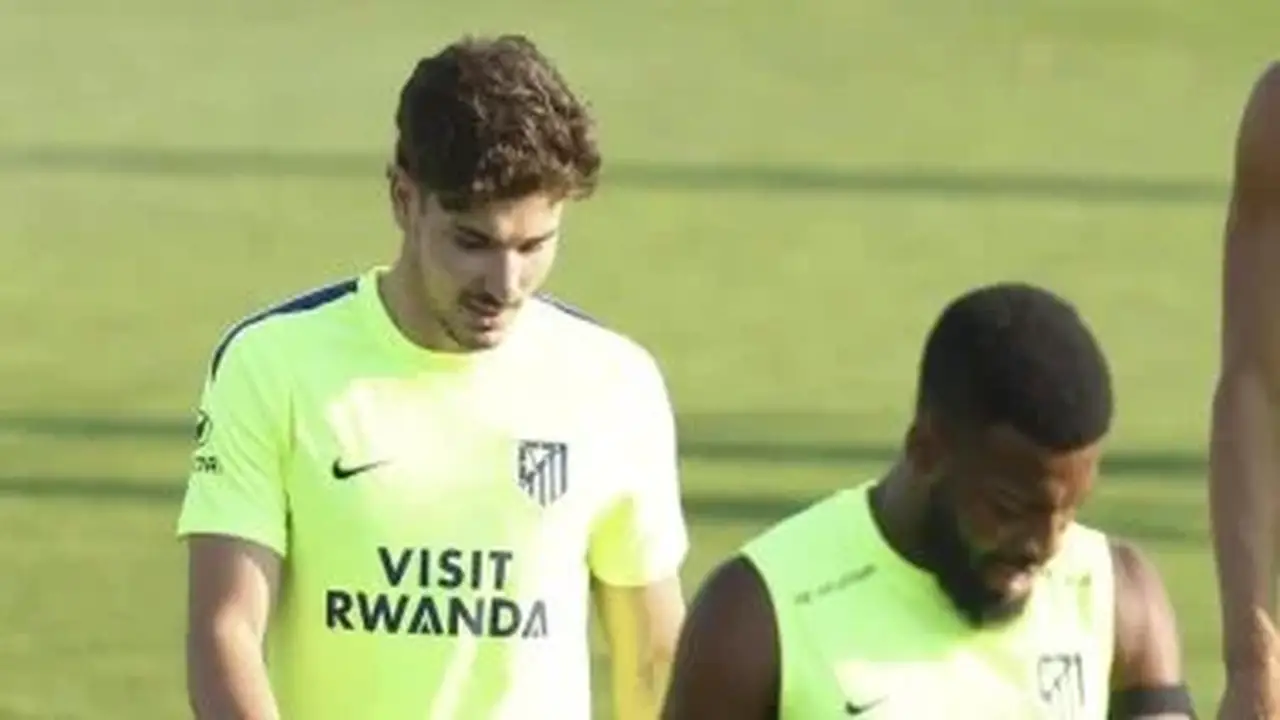 استبعاد ألفاريز من مباراة أتلتيكو مدريد الأولى في الليجا بسبب برشلونة