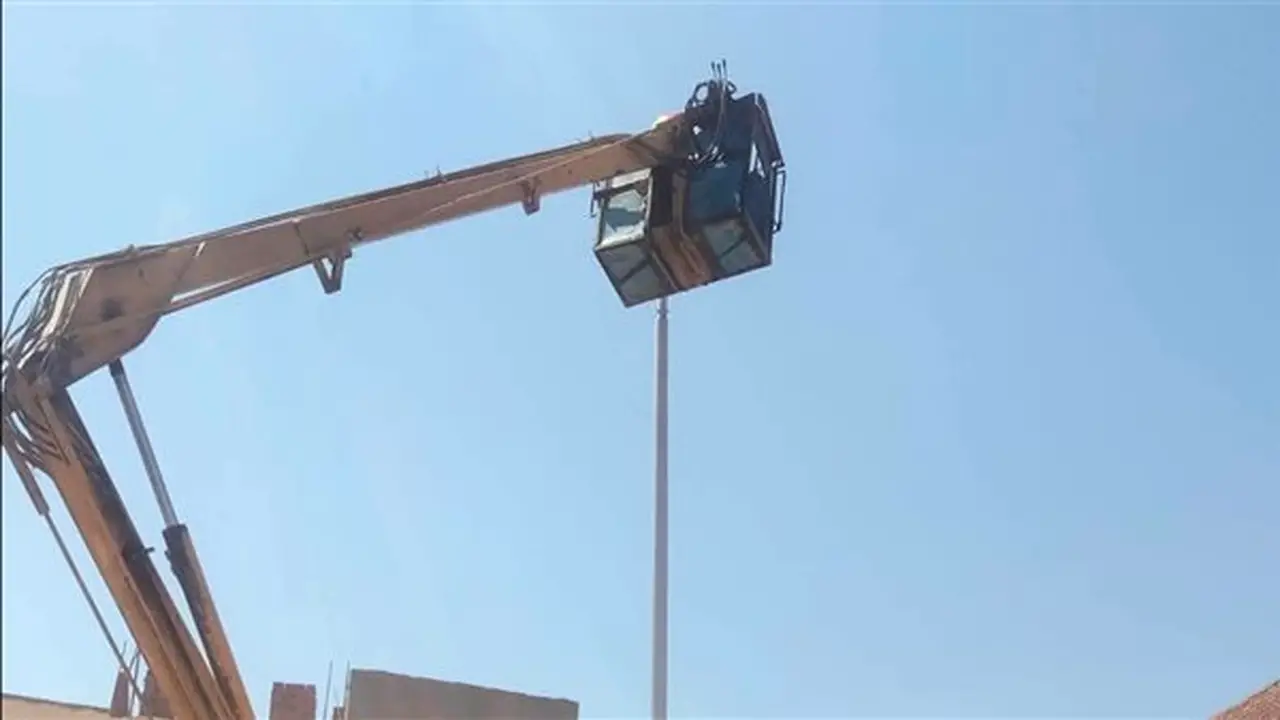 استمرار أعمال صيانة إنارة الشوارع في حدائق أكتوبر