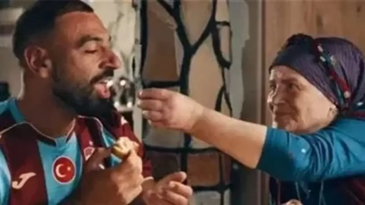 بطلة إعلان محمد صلاح تكشف كواليس لقائها الأول مع النجم المصري
