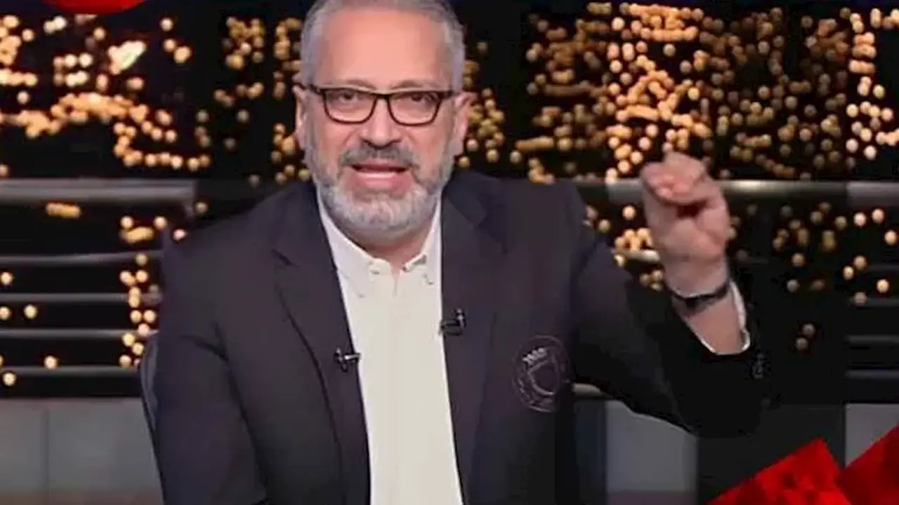 تامر أمين يدعو حسام حسن للتركيز على المنتخب وقطع الإنترنت عن حياته الشخصية