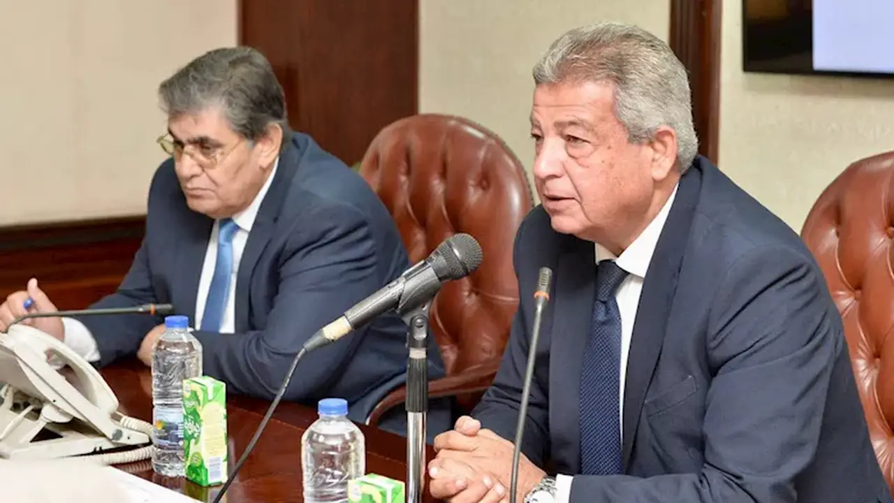 المجلس الأعلى للإعلام يستلم قائمة برامج الإنتاج المشترك من قناة المحور لتوفيق أوضاعها