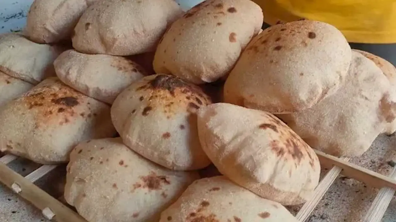 التموين تحدد تكلفة الخبز البلدي المدعم بالمخابز اعتبارًا من الغد