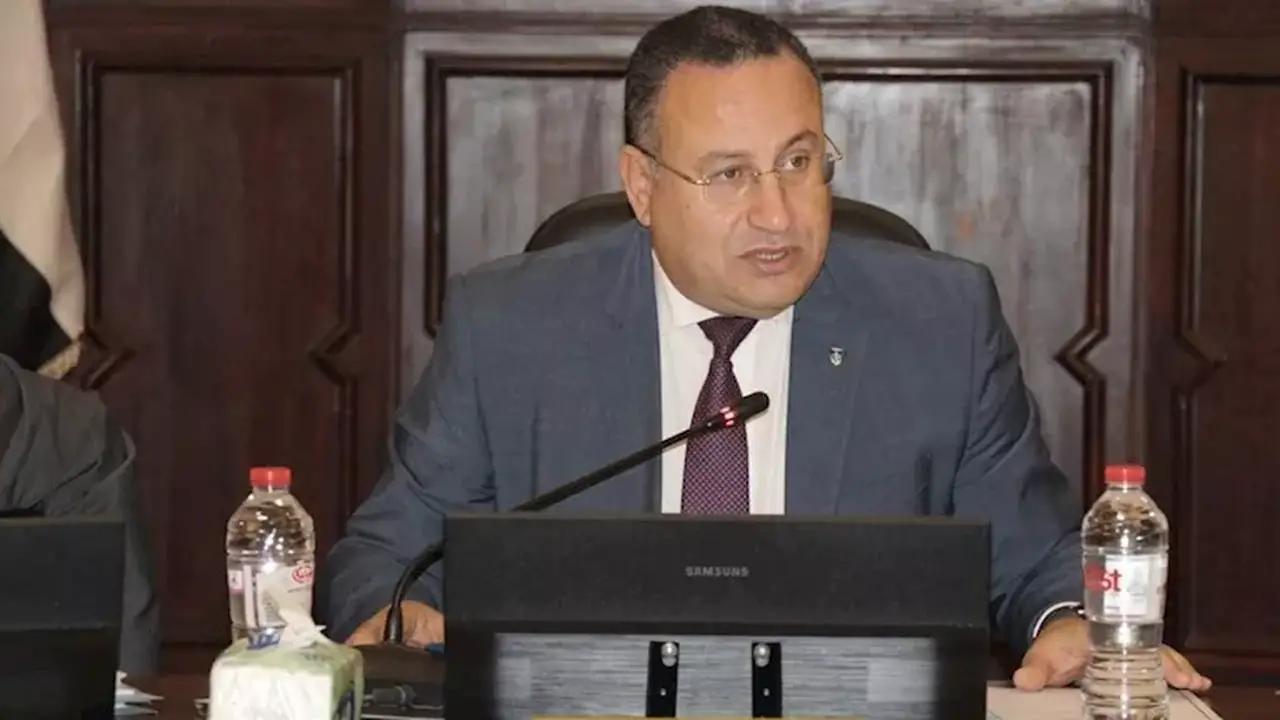 التعليم العالي تبحث إنشاء مستشفى جامعي في الوادي الجديد