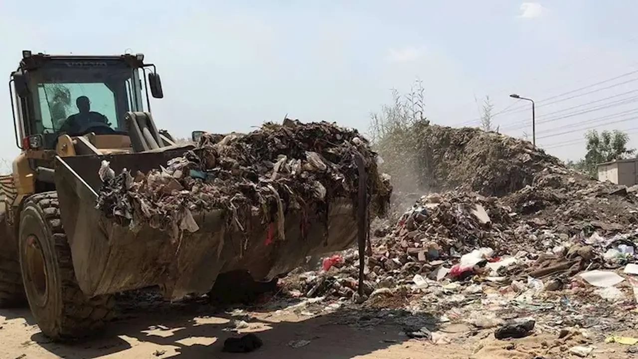 الجيزة ترفع 160 طنًا من المخلفات في حملة شاملة بأبو النمرس