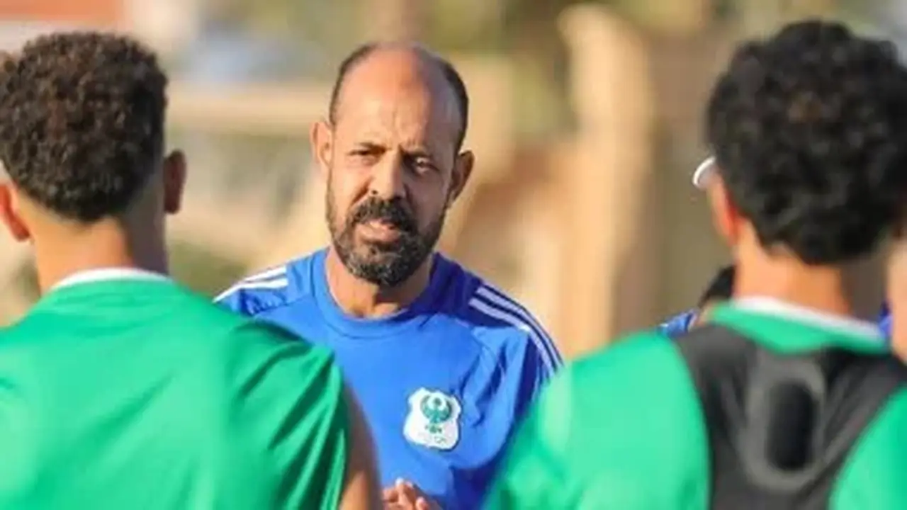 الحسيني أبو قمر ومحمد موسى يلتقيان بلاعبي المصري لتحفيزهم قبل انطلاق الدوري