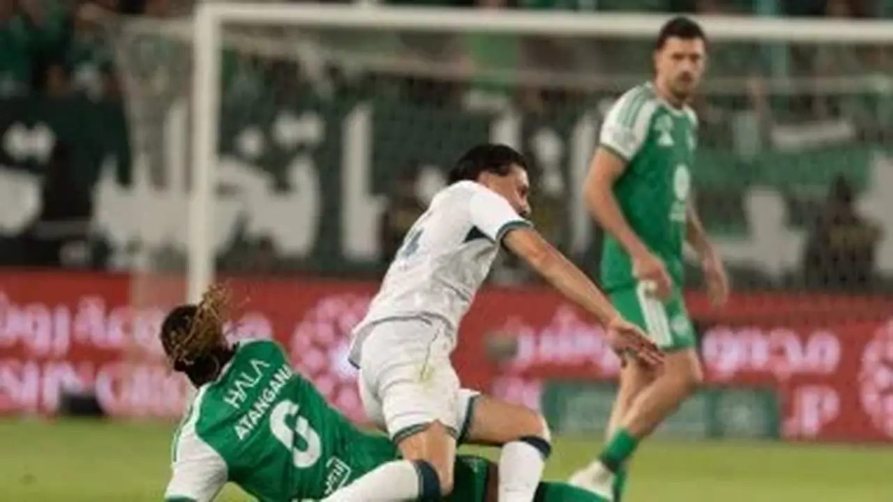 الأهلي يتفوق على الدرعية بهدف سبيرتسيان في انطلاقة الدوري السعودي (فيديو)