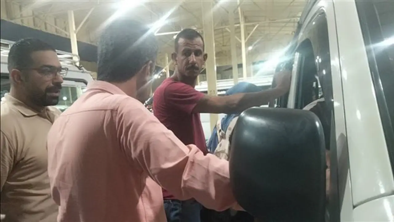 جولة مفاجئة للسكرتير المساعد لمحافظة الأقصر على مواقف الأجرة