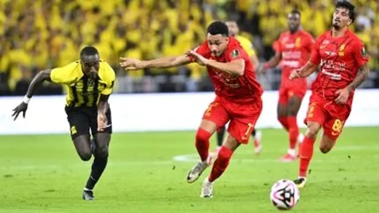 القادسية يستضيف اتحاد جدة في قمة الدوري السعودي الليلة