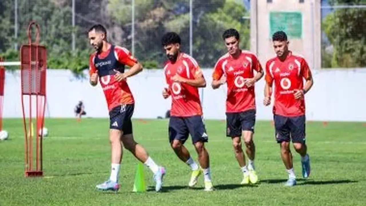توقيت القنوات الناقلة لمباراة الأهلي وبرشلونة في كأس خوان جامبر