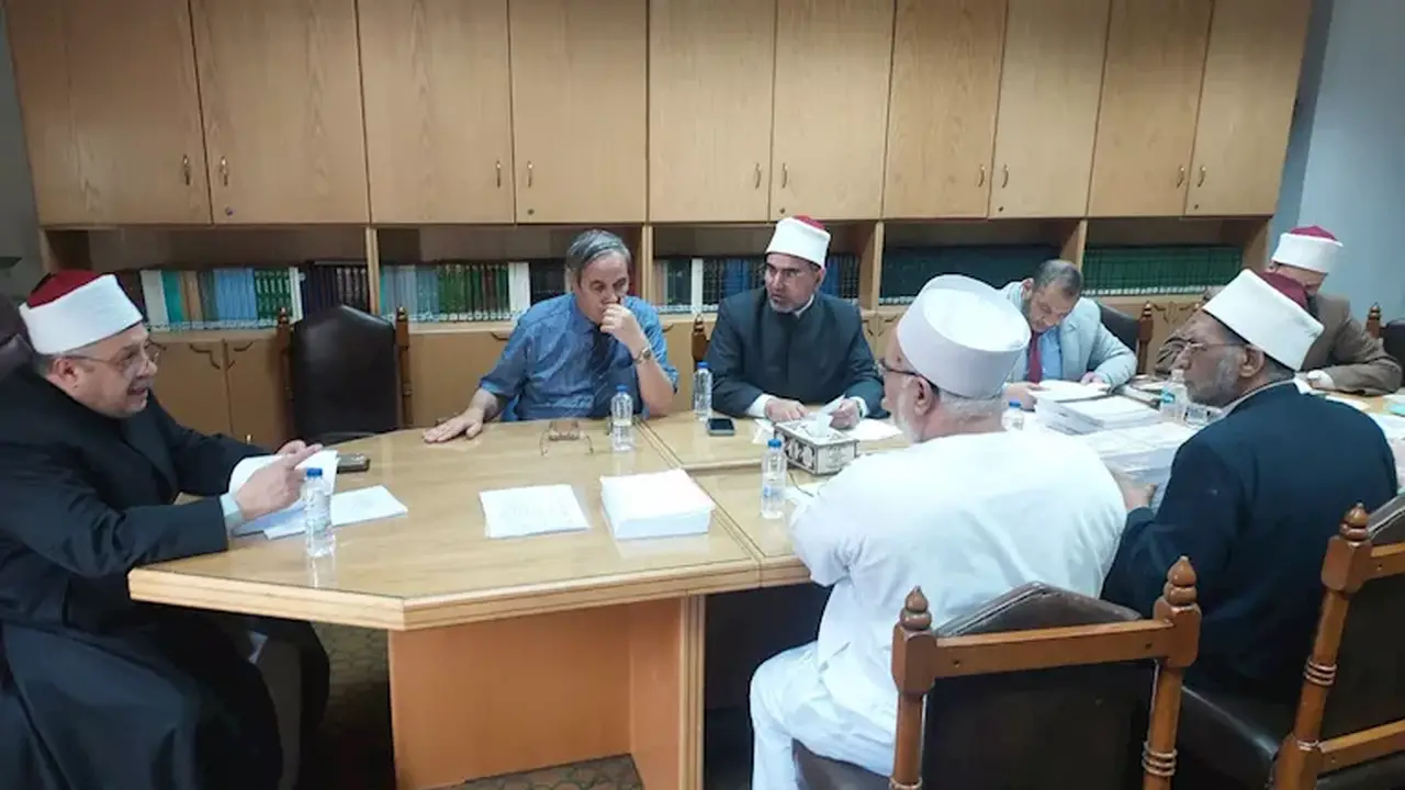 اللجنة العلمية لرواق العلوم الشرعية بالأزهر تناقش تطوير المناهج الدراسية