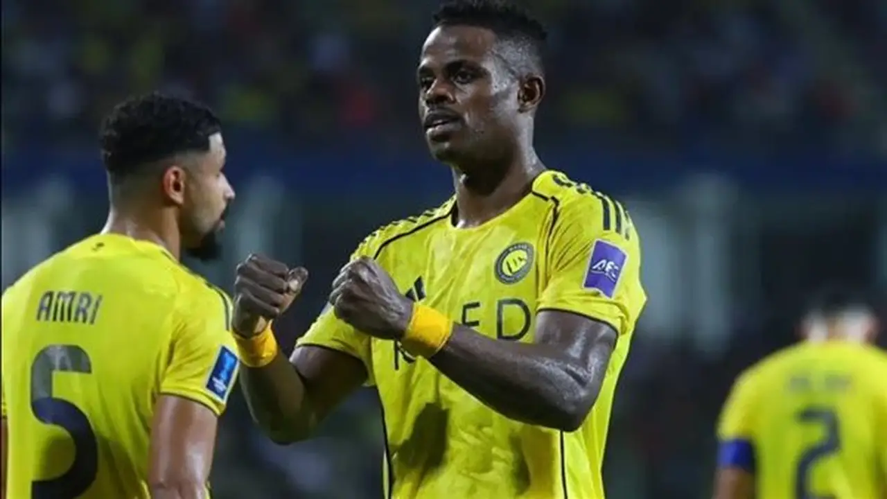 النصر يمنح هارون كمارا الإذن بالرحيل إلى نادٍ آخر