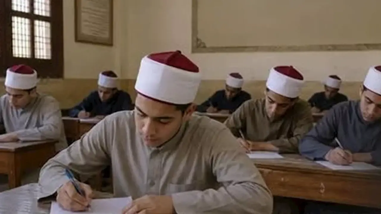 طلاب الثانوية الأزهرية يختتمون امتحانات الرياضيات واللغة الأجنبية في الدور الثاني