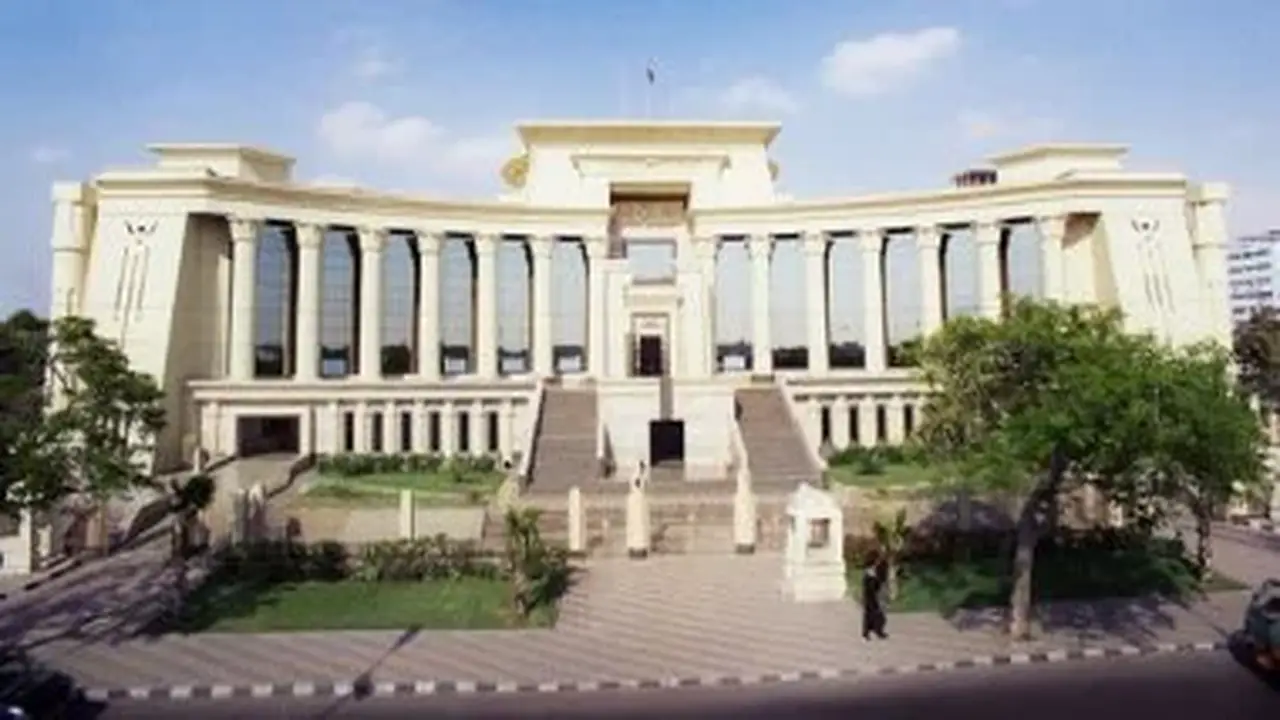 المحكمة الدستورية تقضي بانقطاع الخصومة في دعوى عدم دستورية شروط المعاش المبكر