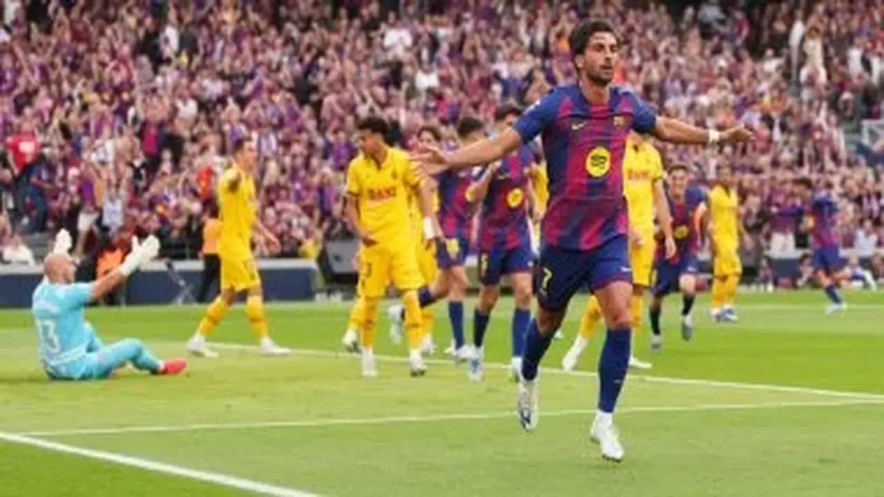 باريس سان جيرمان يتعاقد مع فيران توريس من برشلونة مقابل 50 مليون يورو