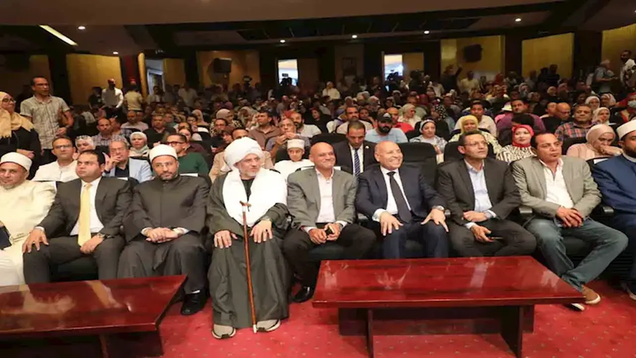 بالصور.. محافظ القاهرة يشارك احتفالية نقابة الصحفيين بالمولد النبوي وتوزيع رحلات عمرة مجانية