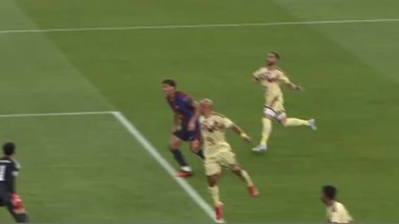 برشلونة يتفوق على الأهلي 2-0 في الشوط الأول بكأس خوان جامبر
