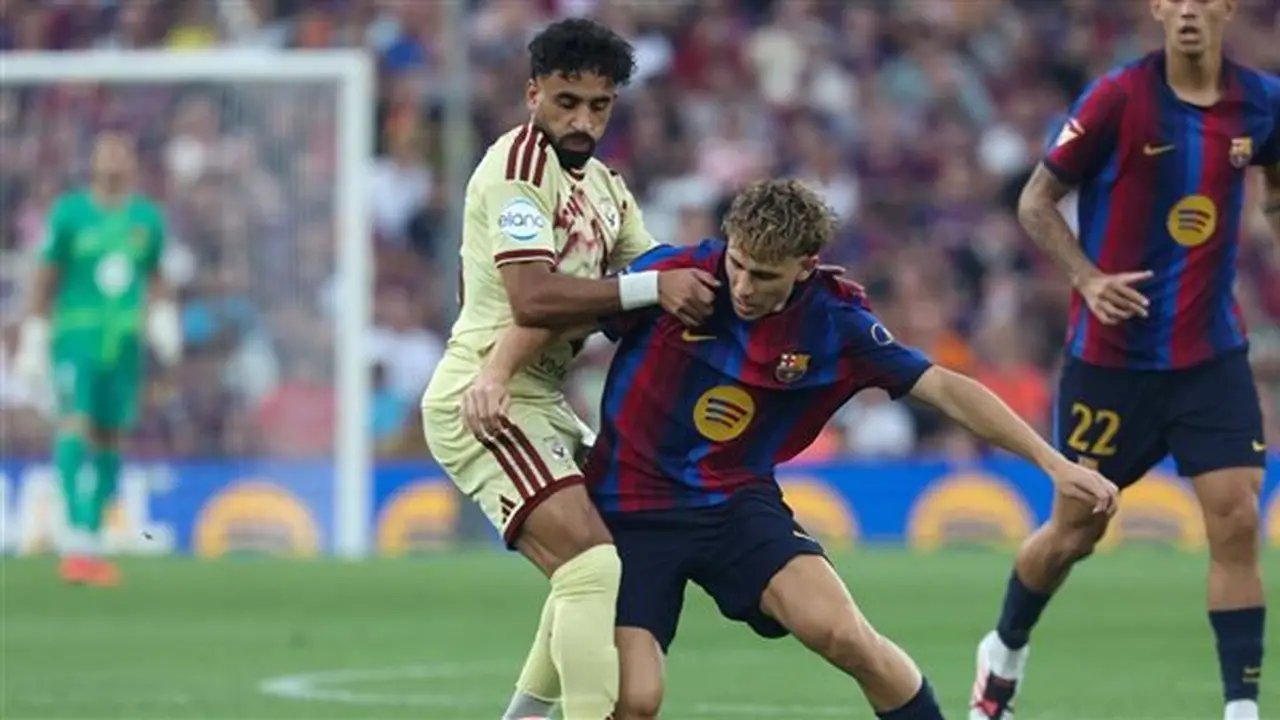 برشلونة يتفوق على الأهلي بثنائية حمزة عبد الكريم ورافينيا في الشوط الأول (صور)