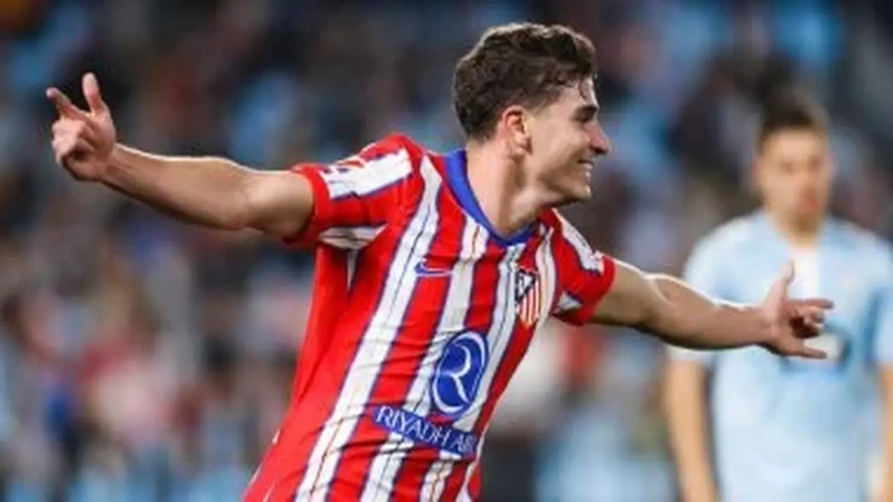 برشلونة يحدد موعدًا نهائيًا لحسم صفقة جوليان ألفاريز