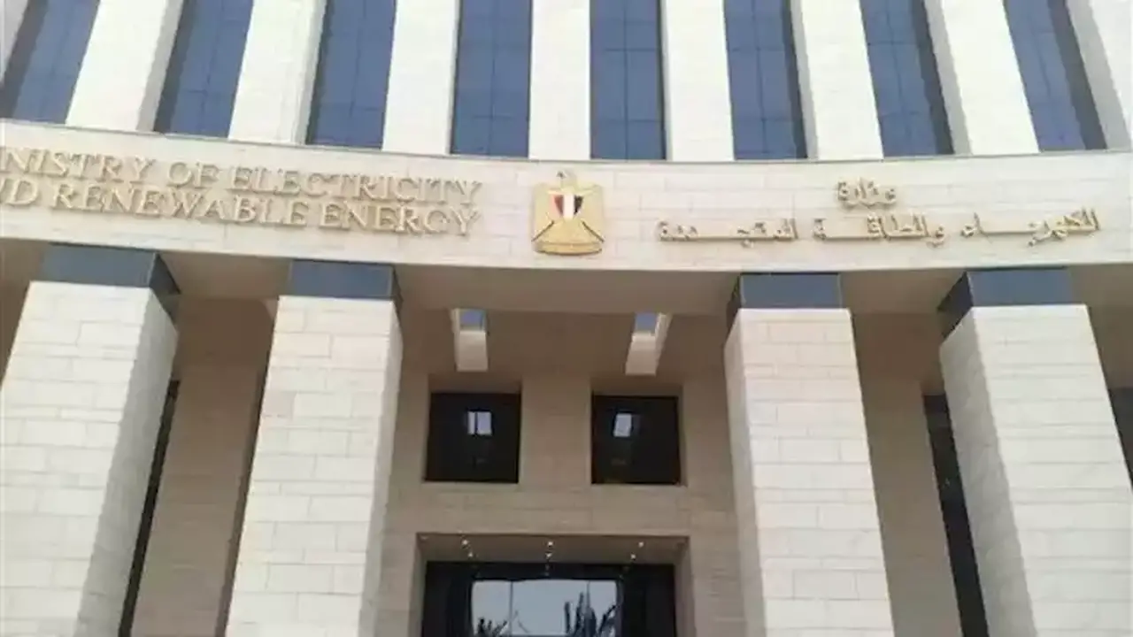 ارتفاع أحمال الكهرباء إلى أعلى مستوى تاريخي بسبب الموجة الحارة