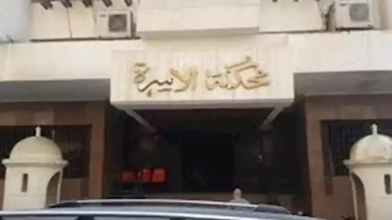 سيدة تطلب الخلع بإمبابة بعد 11 عامًا من الزواج بسبب أساليب زوجها القاسية