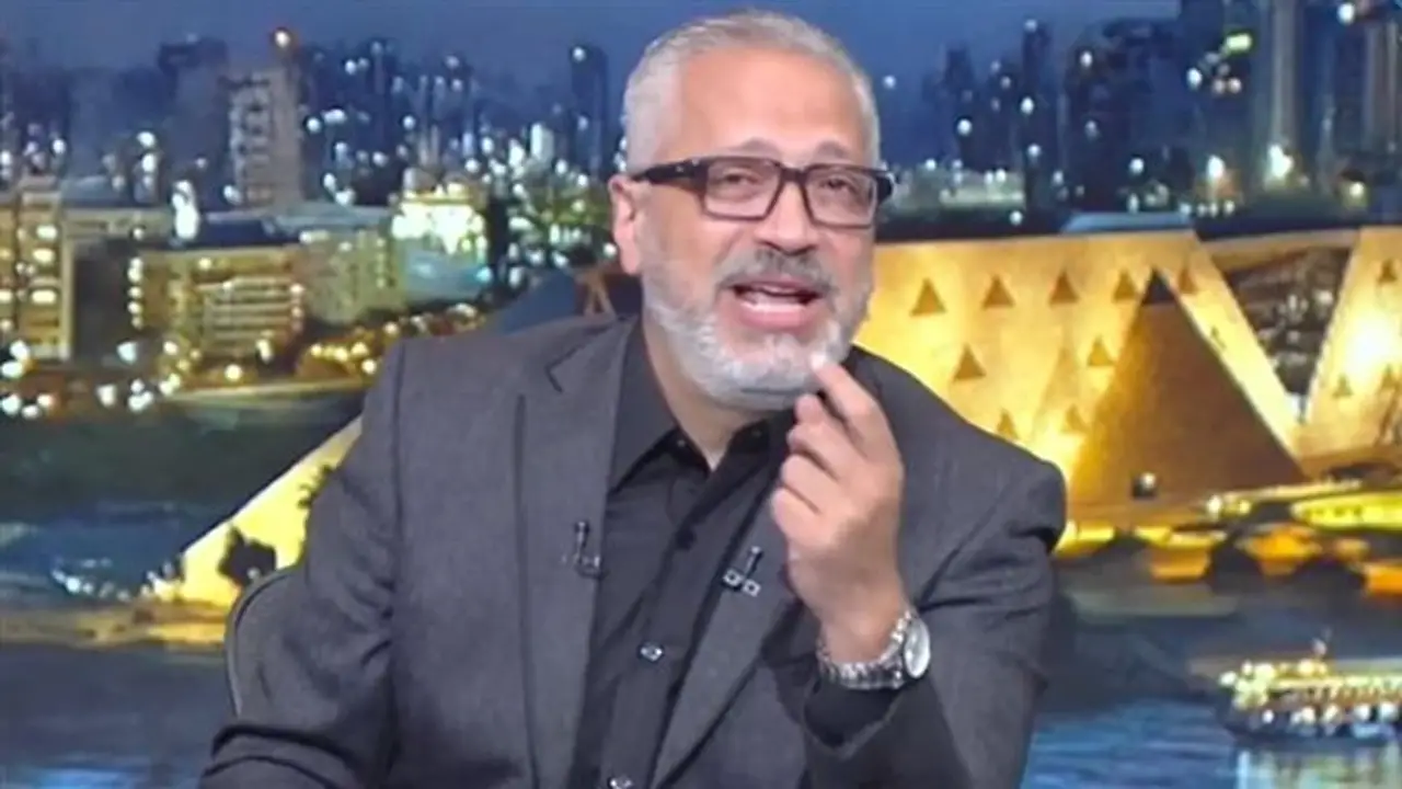 تامر أمين ينصح حسام حسن: قطع الإنترنت للحفاظ على مكانتك أمام الجماهير المصرية
