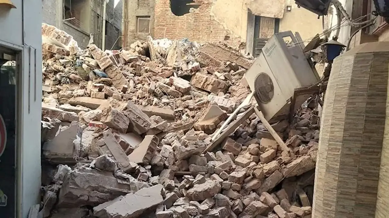 انهيار عقار من 4 طوابق في المندرة بالإسكندرية دون إصابات