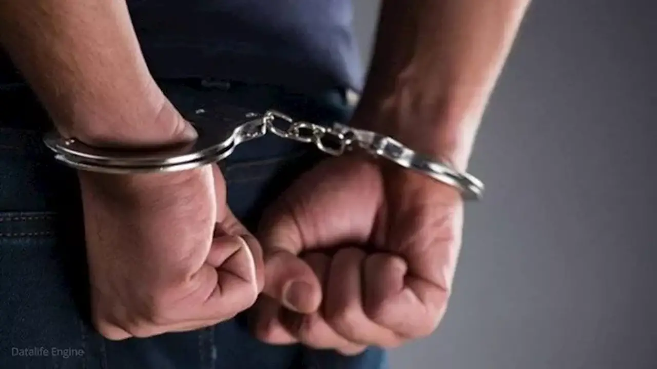 ضبط 3 عاطلين بتهمة سرقة صاحب محل ملابس في شبرا الخيمة باستخدام أسلحة نارية وبيضاء