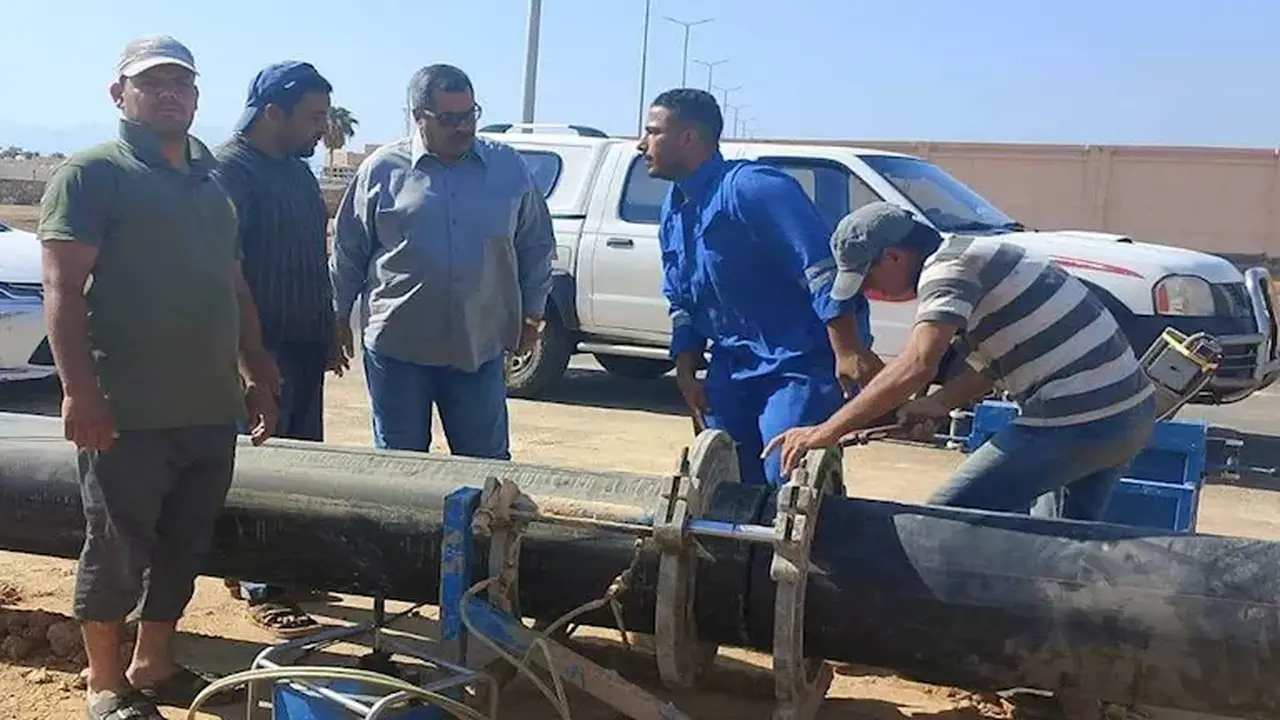 إصلاح 3 كسور في خط مياه نويبع والدفع بفريق فني من القاهرة