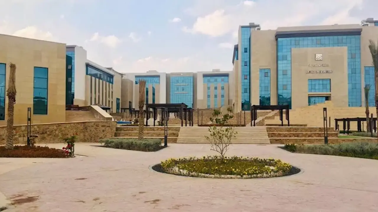 تنسيق الجامعات الخاصة 2026: 85% الحد الأدنى للقبول في كليات الطب البشري للشهادات العربية والأجنبية
