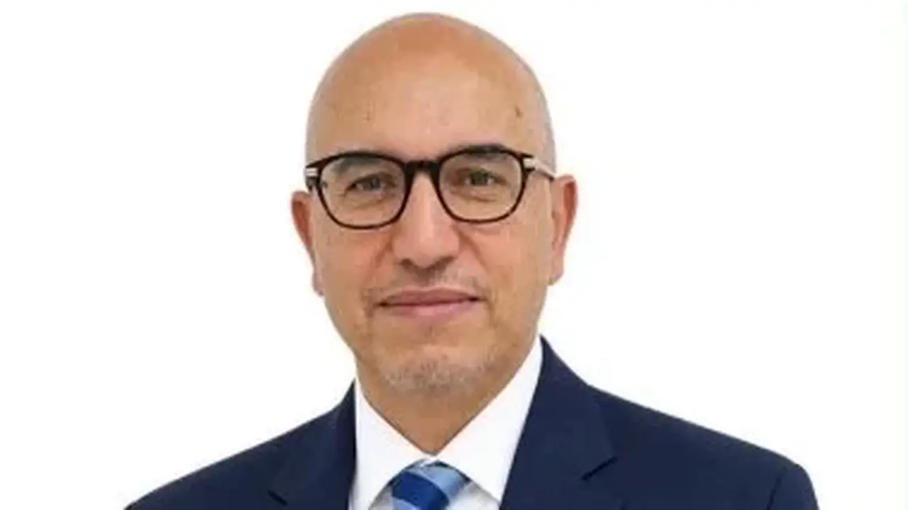 جامعة القاهرة تهنئ الدكتور أحمد مصطفى بعد انتخابه في مجلس محافظي الجمعية العالمية للجلوكوما