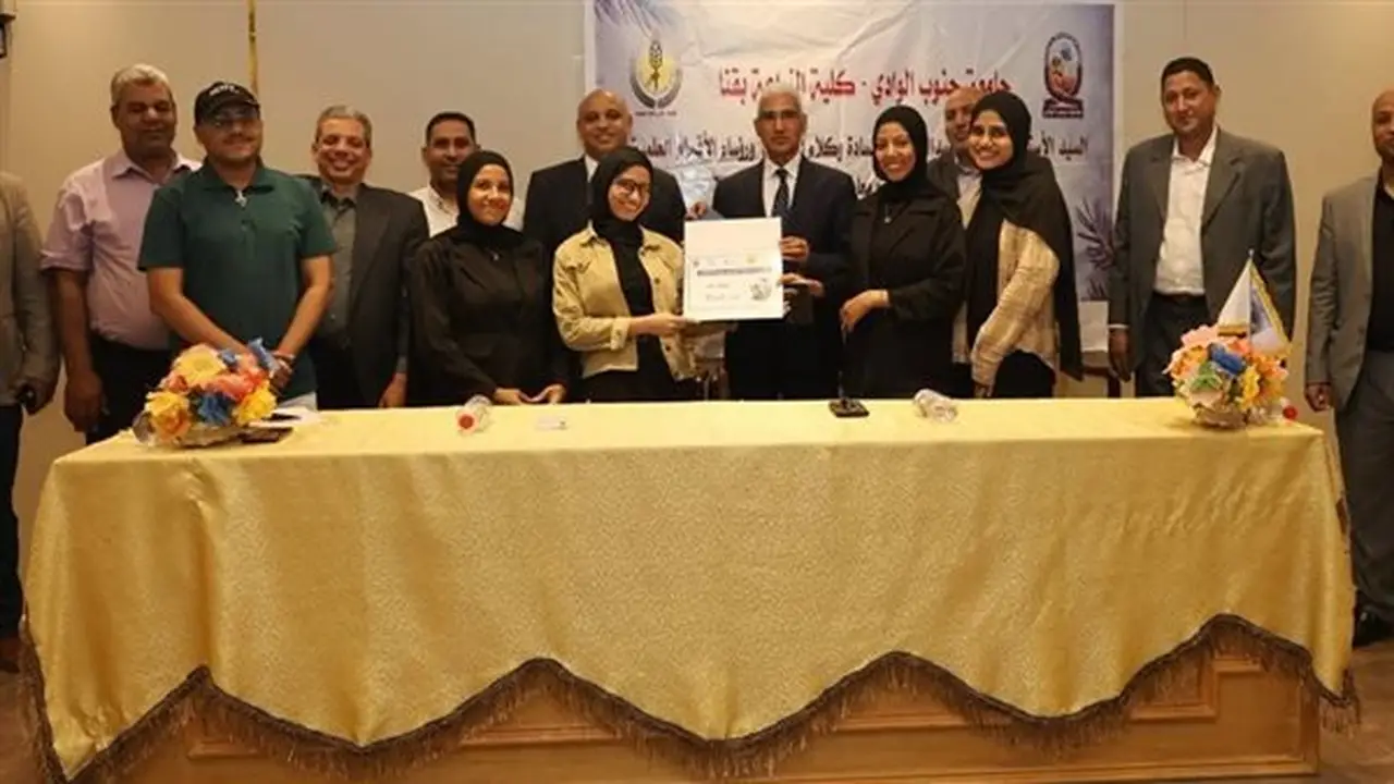 جامعة قنا: فوز ثلاثة مشروعات طلابية بجوائز هاكثون إدارة المخلفات