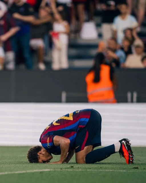 هدف التقدم لبرشلونة في مرمى الأهلي (1)