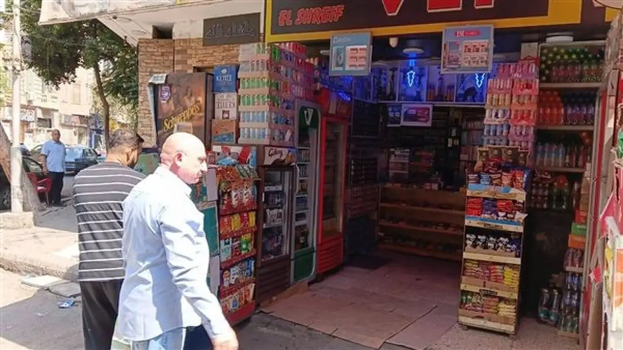 حملات مكثفة لتحسين كفاءة الإنارة ورفع الإشغالات بحي السيدة زينب