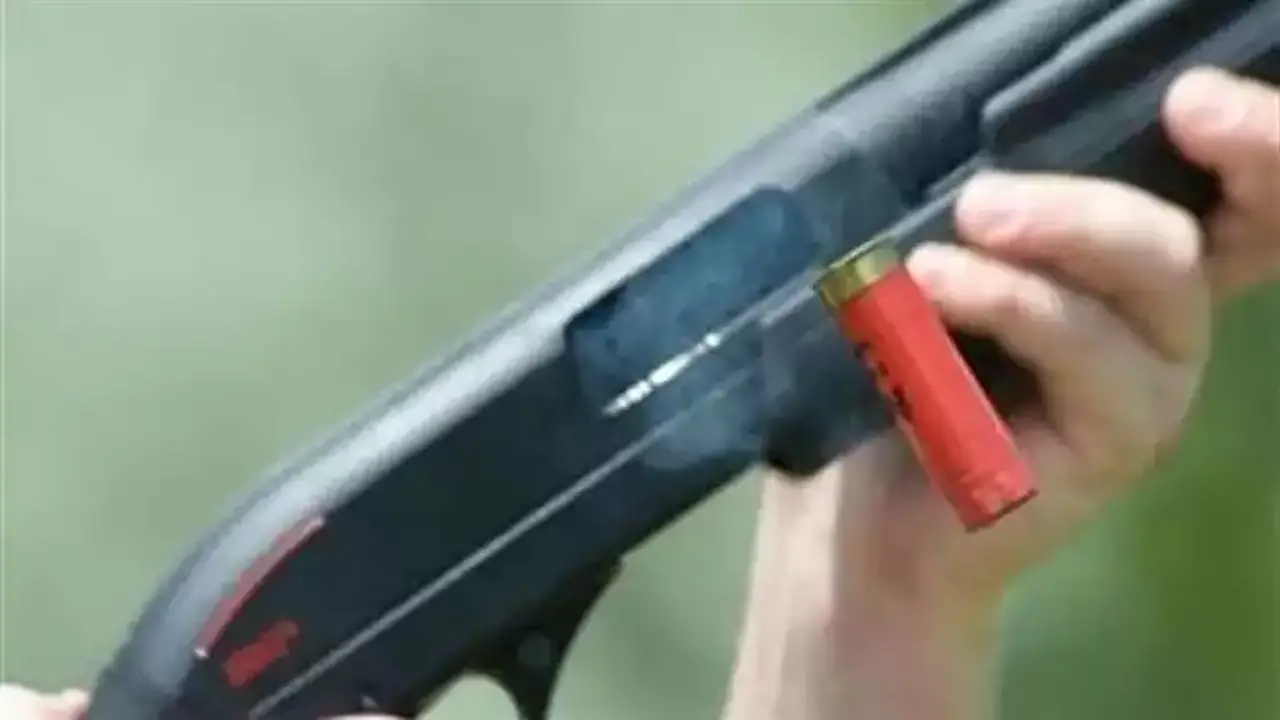 طالب يطلق النار على جاره في القليوبية بسبب خلاف أثناء مباراة كرة القدم