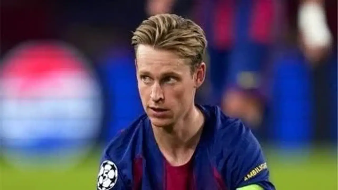 دي يونج: الإعلام يشوه صورتي أمام جماهير برشلونة
