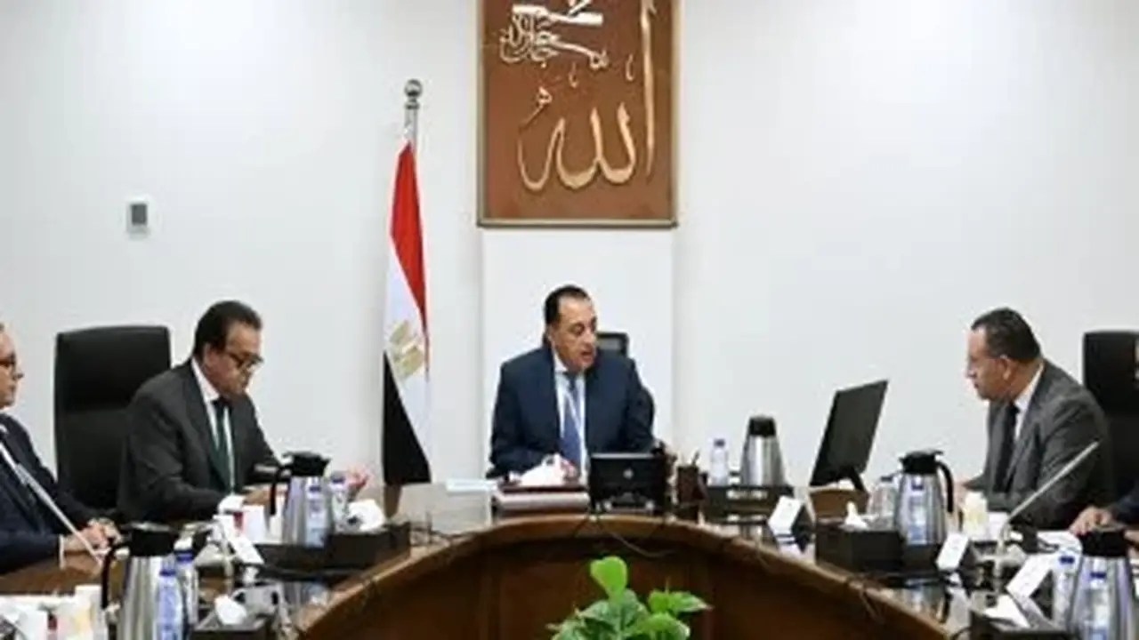 رئيس الوزراء يتابع مستجدات المعهد القومي للأورام الجديد 500500