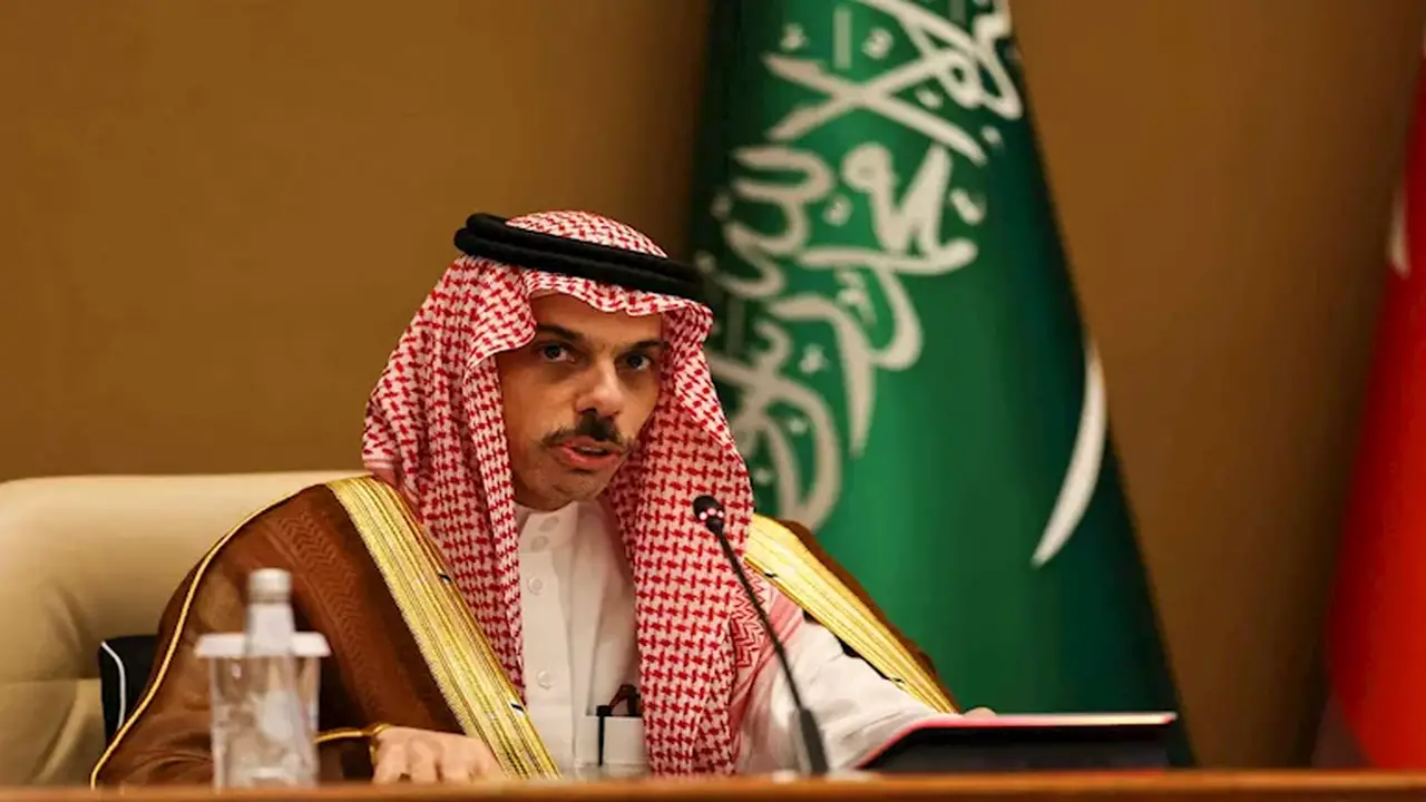 السعودية تؤكد أهمية تأمين الملاحة في هرمز وباب المندب وتدعو للحلول السلمية