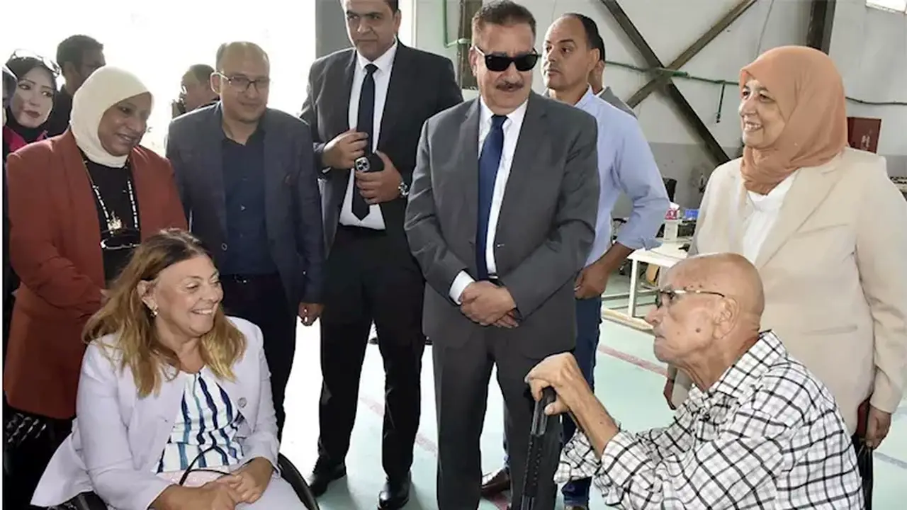 رواتب تصل إلى 10 آلاف جنيه.. تفاصيل تجربة دمج ذوي الإعاقة السمعية في مصنع ببورسعيد