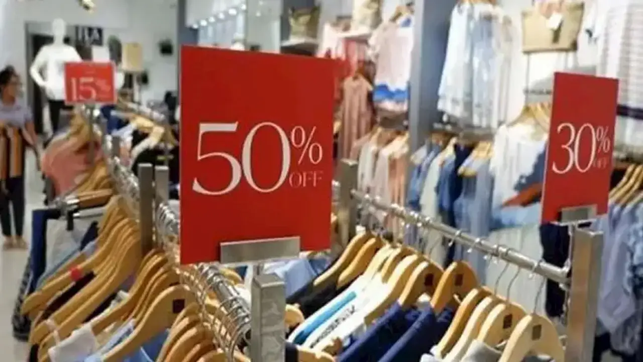 شعبة الملابس: الأوكازيون الصيفي يعزز المبيعات مع تخفيضات تصل إلى 50%