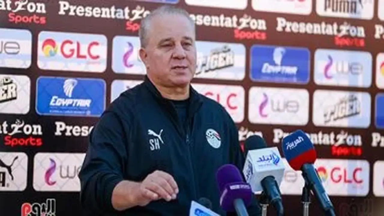 شوقي غريب يحدد بديل حسين عبداللطيف في منتخب الناشئين قريبًا