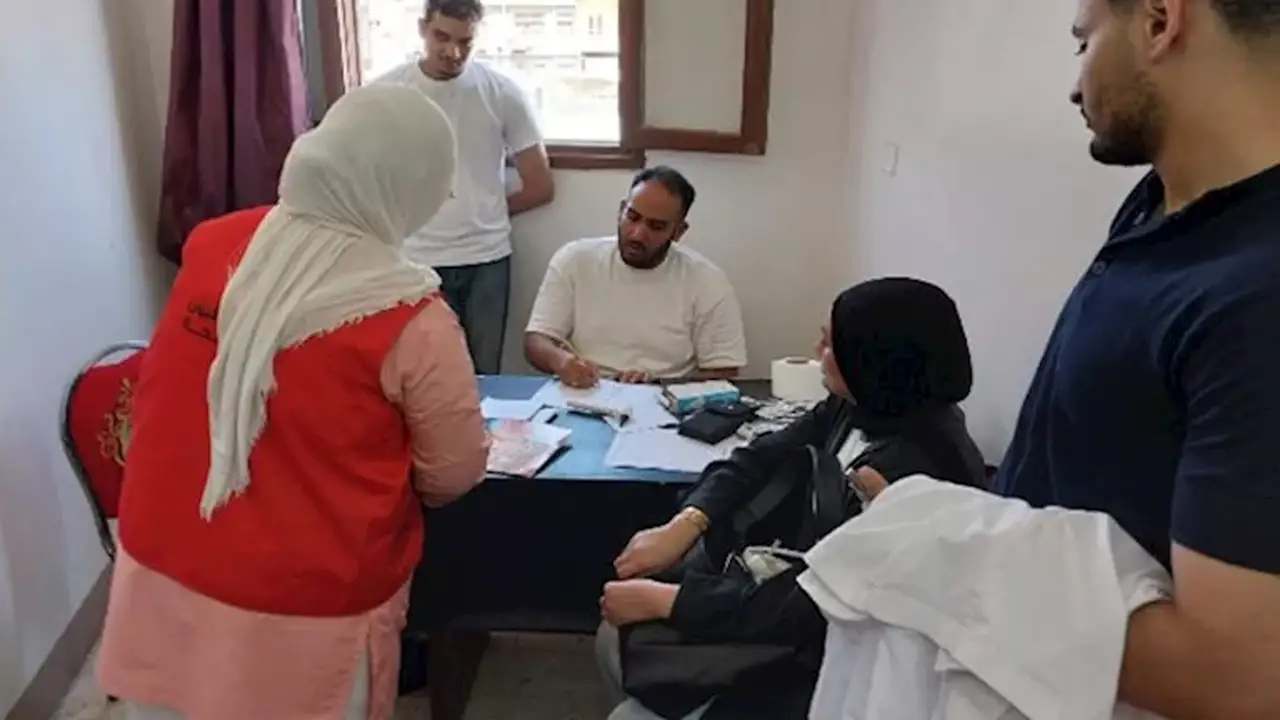 قافلة طبية مجانية من قصر العيني تخدم سكان مدينة منوف