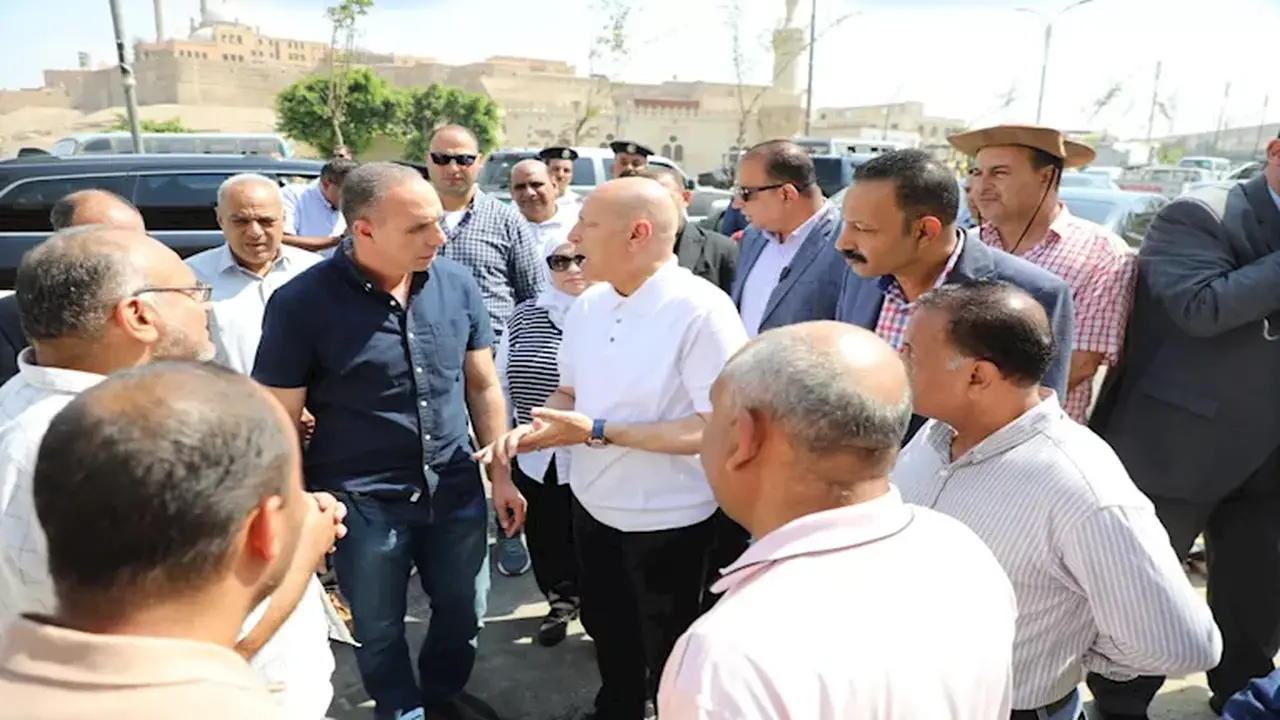 محافظ القاهرة يتفقد أعمال تطوير منطقة السيدة عائشة