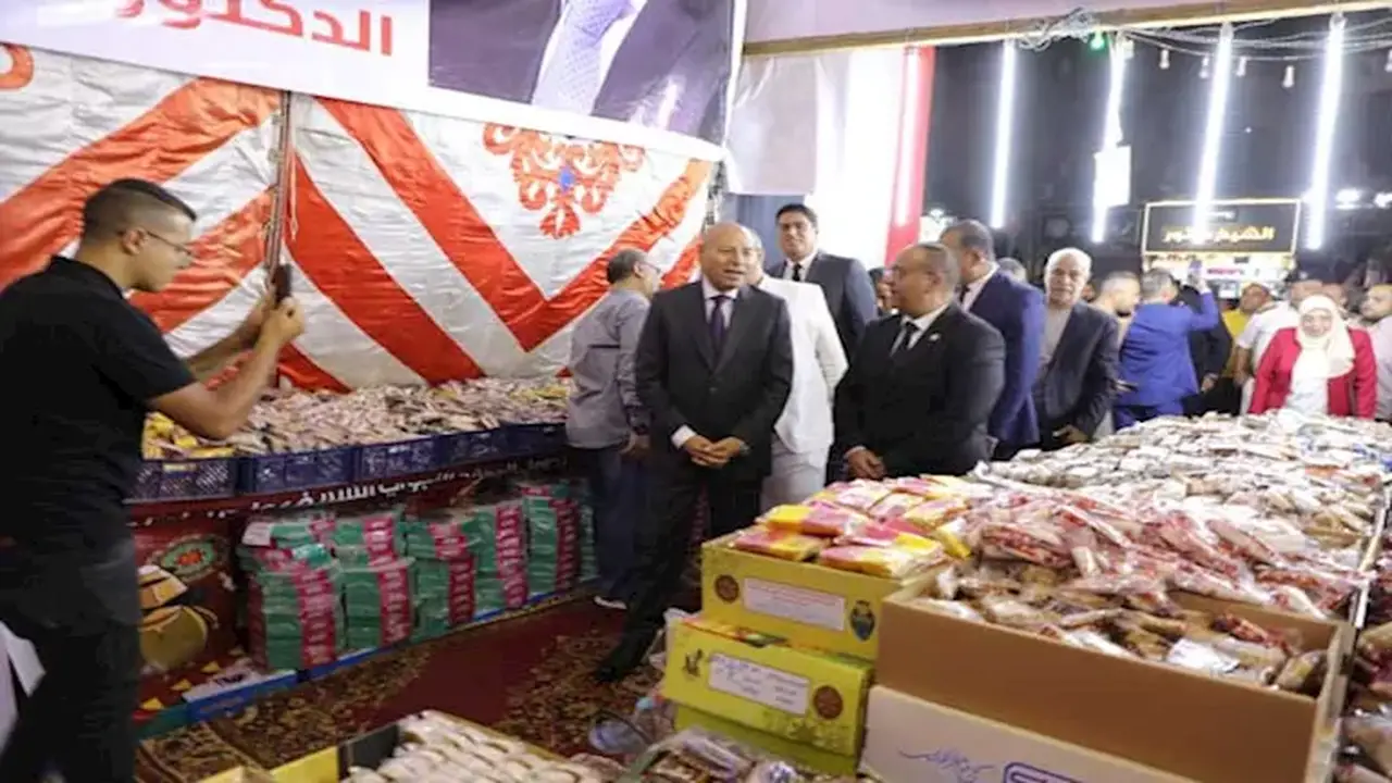 محافظ القاهرة يفتتح معرض “أهلًا بالمدارس” بحي الوايلي